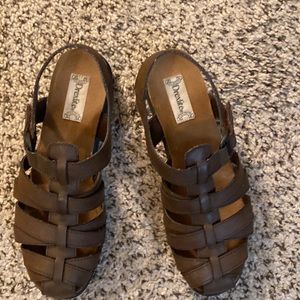 Drexlite 7M Brown Sandals with Velcro Closures